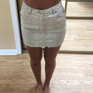 Snakeskin printed mini skirt with pockets